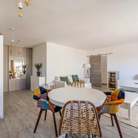 Apartment Exceptional Spacious One Bedroom Flat In