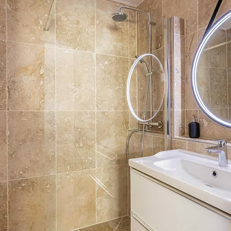 Exceptional Spacious One Bedroom Flat In Cannes